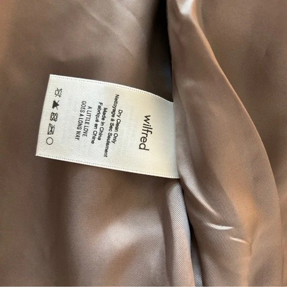 Aritzia: EUC Wilfred Poussin Bomber, Size: Medium - Picture 6 of 11